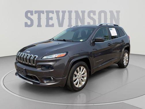Granite Crystal Clearcoat Metallic 2018 Jeep Cherokee Overland