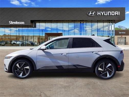 2025 Hyundai IONIQ 5 SE