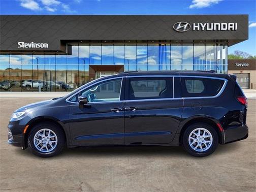 2022 Chrysler Pacifica Touring-L