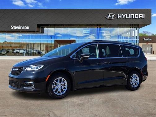 2022 Chrysler Pacifica Touring-L