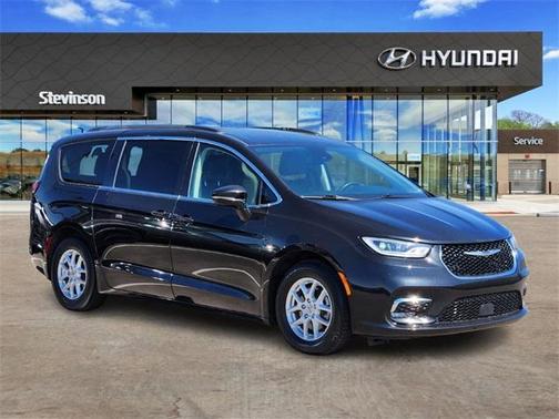 2022 Chrysler Pacifica Touring-L