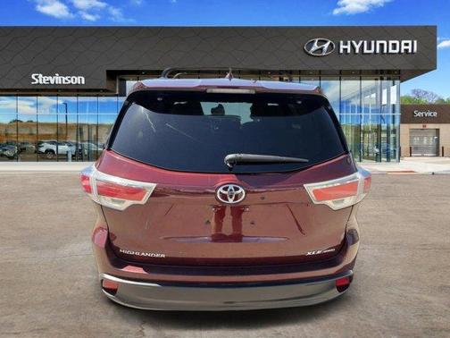Ooh La La Rouge Mica 2015 Toyota Highlander XLE