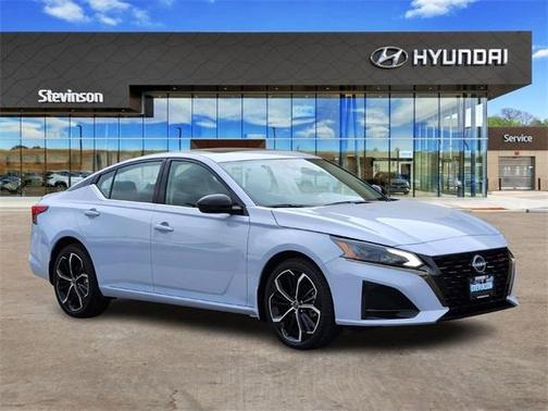 2023 Nissan Altima 2.5 SR