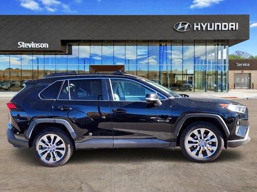 2020 Toyota RAV4 XLE Premium