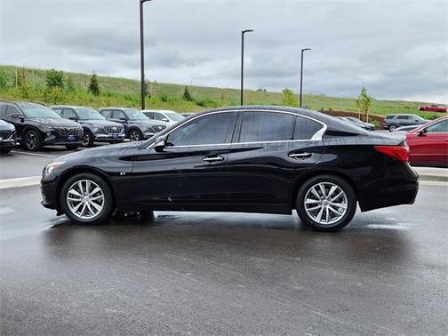 2015 INFINITI Q50 Base
