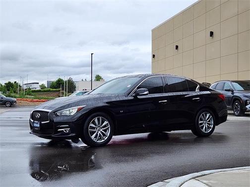 2015 INFINITI Q50 Base