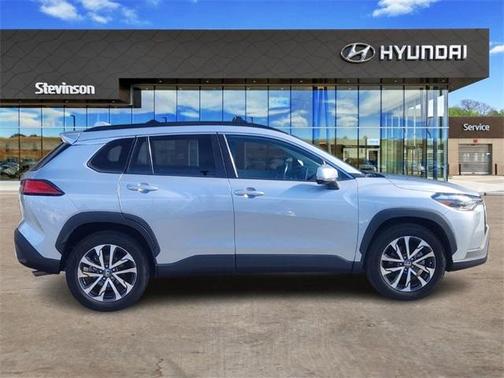 2022 Toyota Corolla Cross XLE