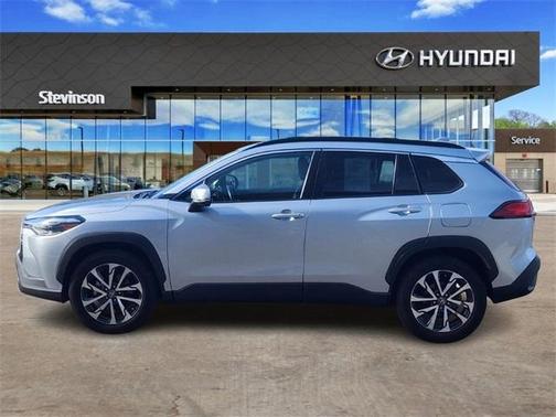 2022 Toyota Corolla Cross XLE