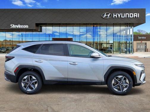 Shimmering Silver 2026 Hyundai TUCSON SEL Premium