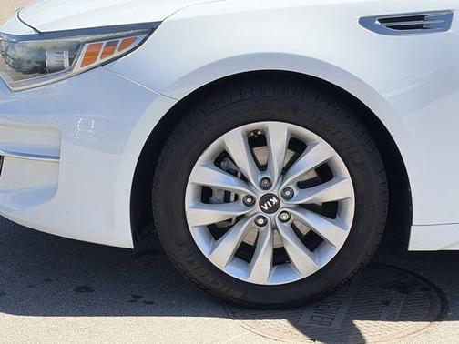 Snow White Pearl 2018 Kia Optima EX