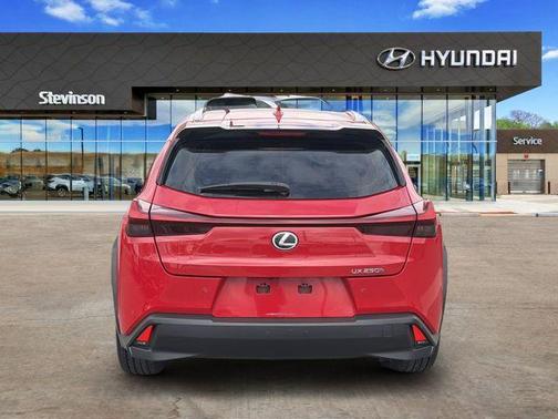 Redline 2021 Lexus UX 250h Base