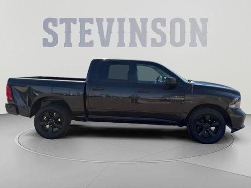 Brilliant Black Crystal Pearlcoat 2016 RAM 1500 Tradesman