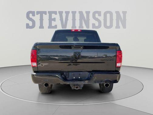 Brilliant Black Crystal Pearlcoat 2016 RAM 1500 Tradesman