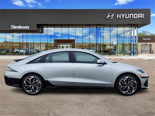 2025 Hyundai IONIQ 6 SEL