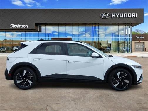 2025 Hyundai IONIQ 5 SEL