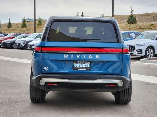 2024 Rivian R1S Adventure