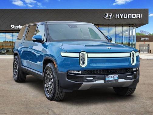2024 Rivian R1S Adventure