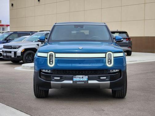 2024 Rivian R1S Adventure