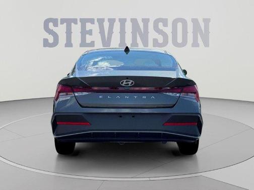 Amazon Gray 2026 Hyundai ELANTRA SE