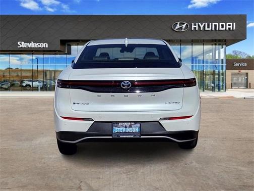 2024 Toyota Crown Limited