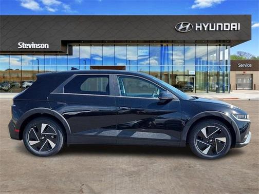 2025 Hyundai IONIQ 5 SE