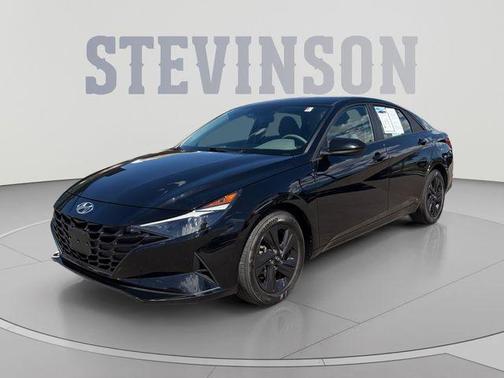 Phantom Black 2022 Hyundai ELANTRA SEL