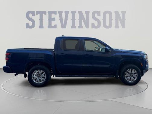 Deep Blue Pearl 2022 Nissan Frontier SV
