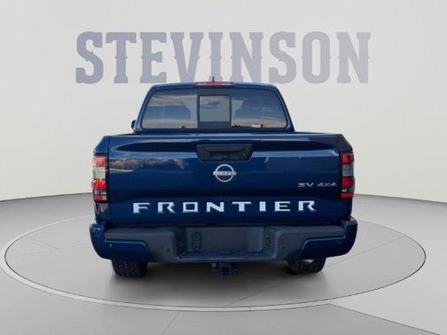 Deep Blue Pearl 2022 Nissan Frontier SV