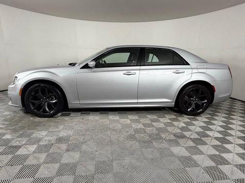 2023 Chrysler 300 Touring