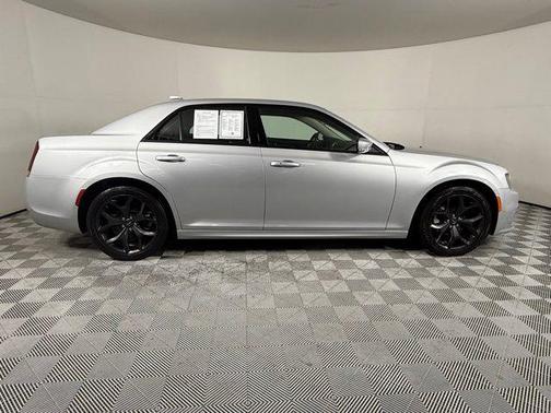 2023 Chrysler 300 Touring
