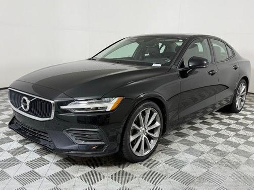 2020 Volvo S60 T5 Momentum
