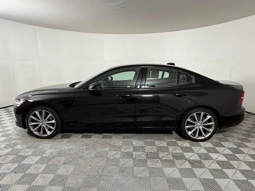2020 Volvo S60 T5 Momentum
