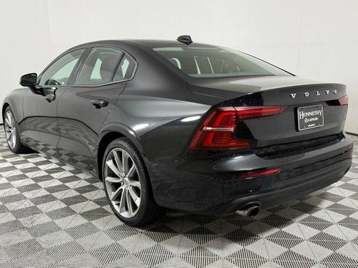 2020 Volvo S60 T5 Momentum