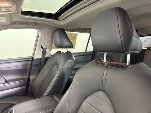 2020 Toyota Highlander Hybrid XLE