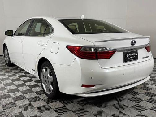 2013 Lexus ES 300h Base