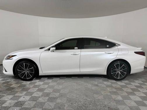 2024 Lexus ES 300h Premium