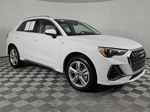 2022 Audi Q3 45 S line Premium