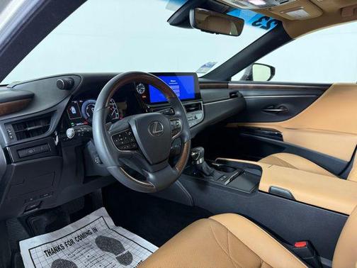 2023 Lexus ES 300h Luxury