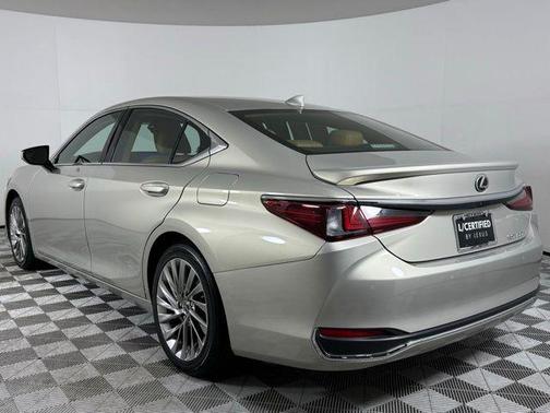 2023 Lexus ES 300h Luxury
