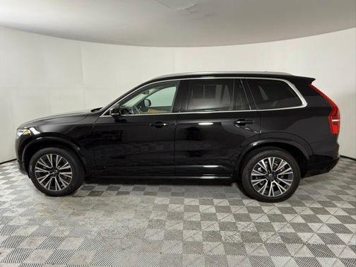 2021 Volvo XC90 T6 Momentum