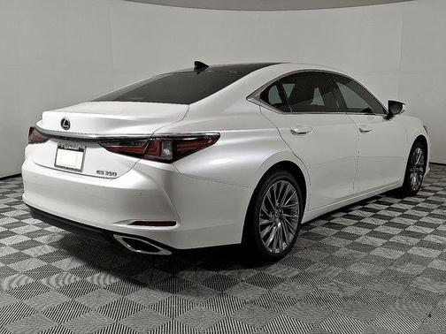 2025 Lexus ES 350 Ultra Luxury