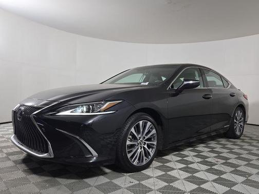 2021 Lexus ES 300h Premium