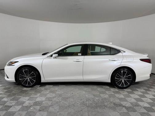 2024 Lexus ES 300h Premium