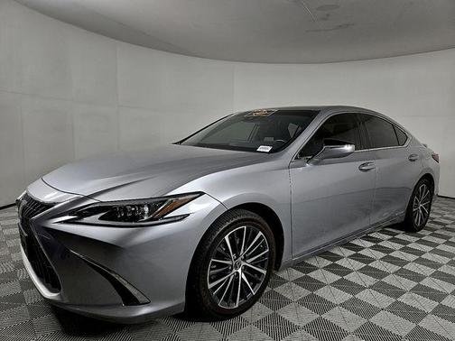 2022 Lexus ES 300h Base