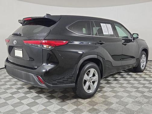 2020 Toyota Highlander LE