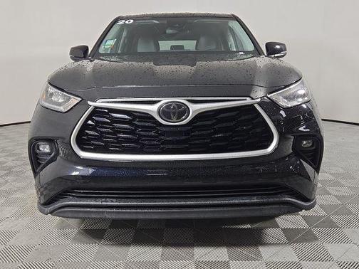 2020 Toyota Highlander LE