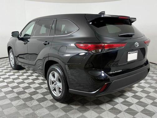 2020 Toyota Highlander LE