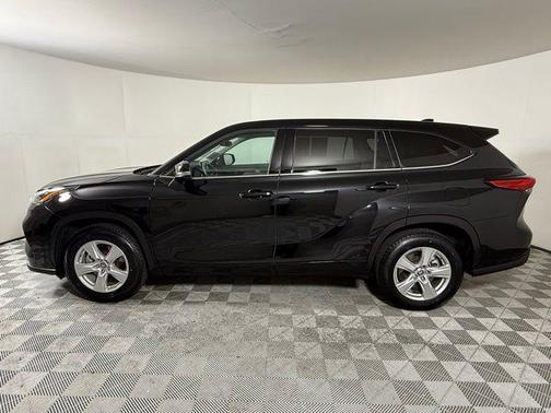 2020 Toyota Highlander LE
