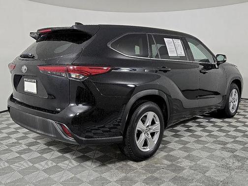 2020 Toyota Highlander LE