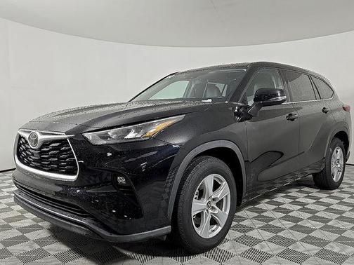 2020 Toyota Highlander LE